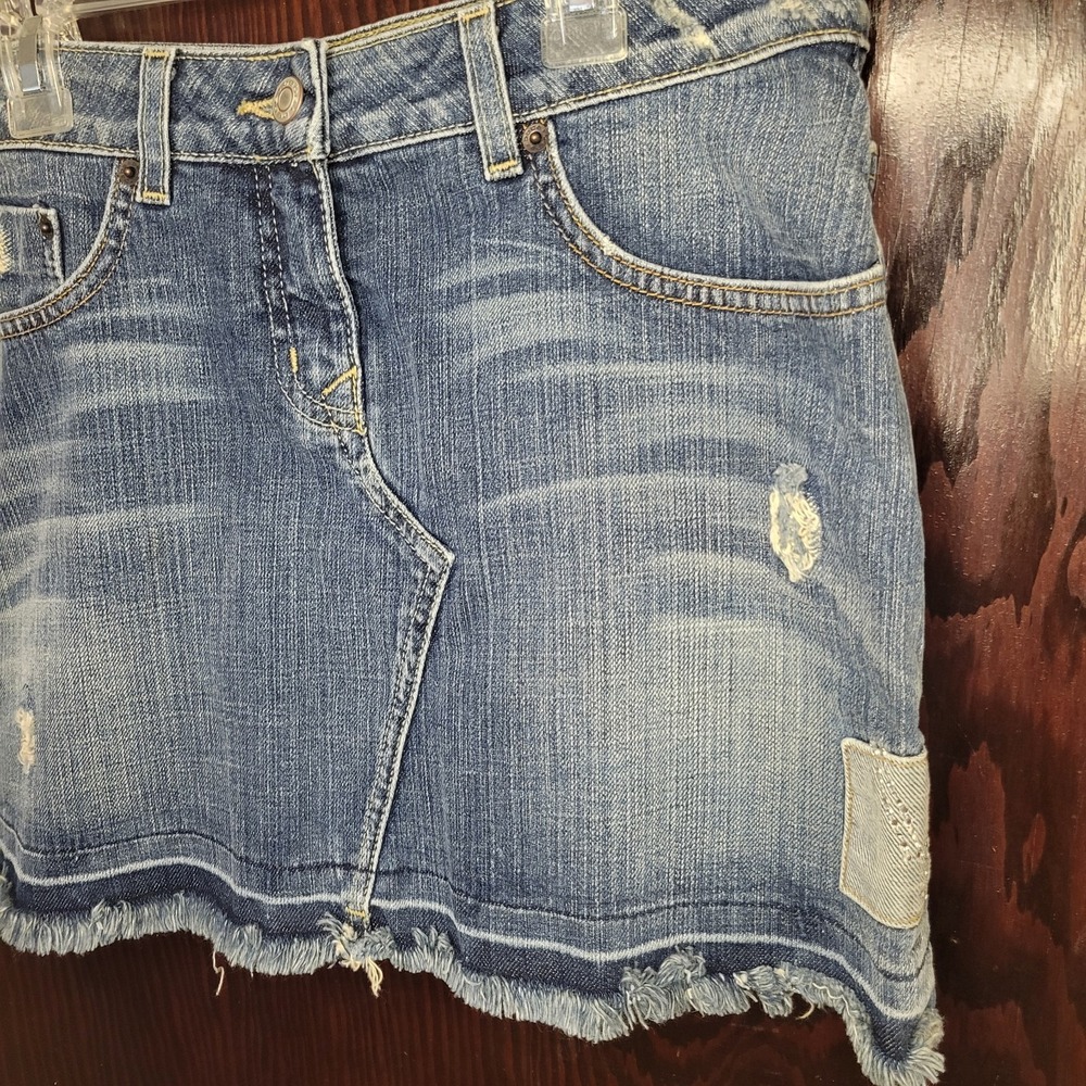 Bebe Denim Mini Skirt Raw Edge Rhinestone Accents Size 29 Y2K Vintage Bling EUC - Picture 3 of 12